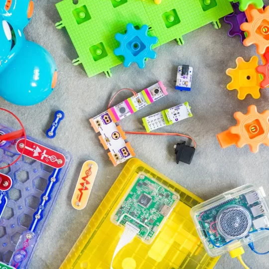 LEARNING-TOYS-AND-STEM-TOYS-TOP-3X2-2048px